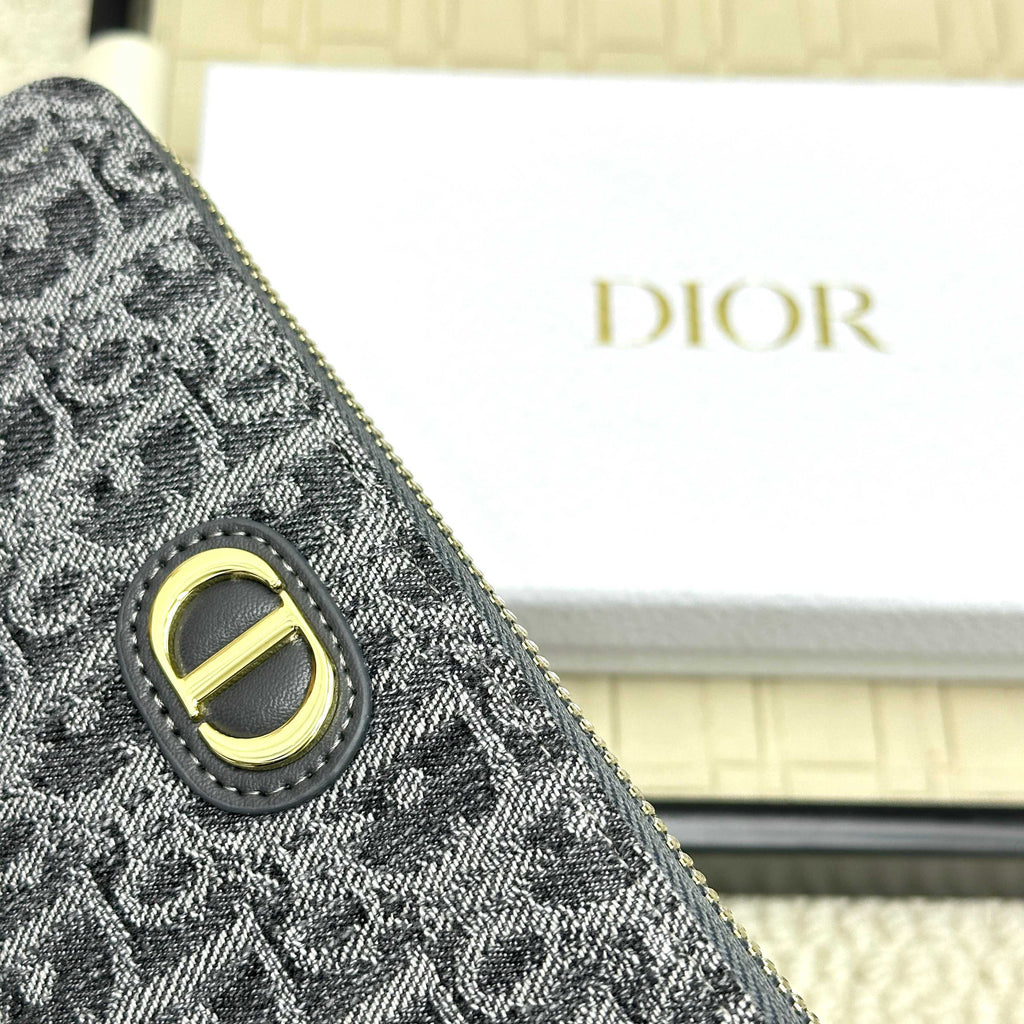 Special Modern Wallet