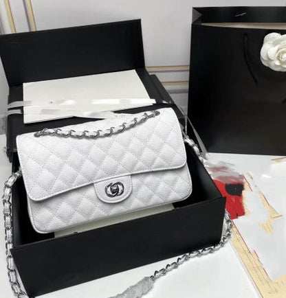 🎁 Classic 11.12 HandBag With Box (100% off)